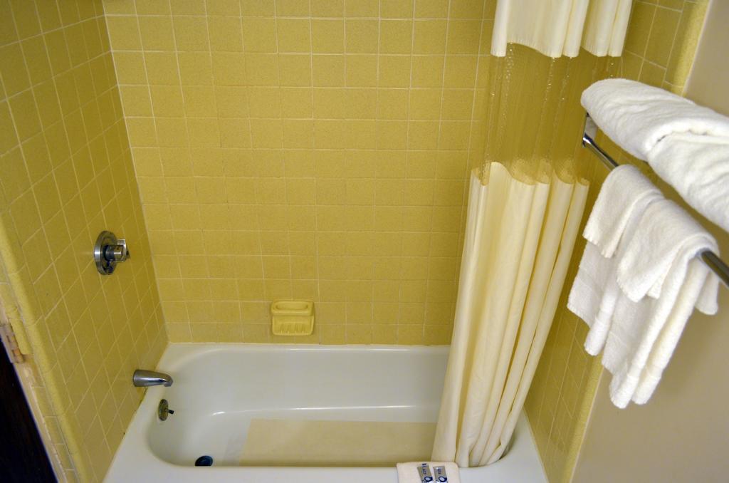 Dillon Express Inn エクステリア 写真